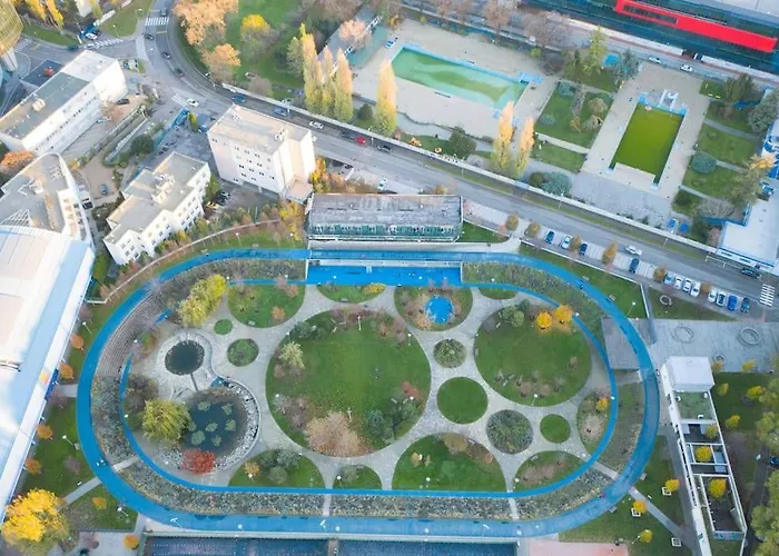 In With Free Parking * 브라티슬라바