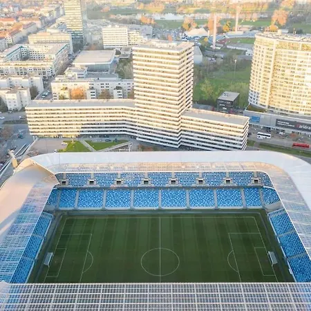 In With Free Parking Pressburg